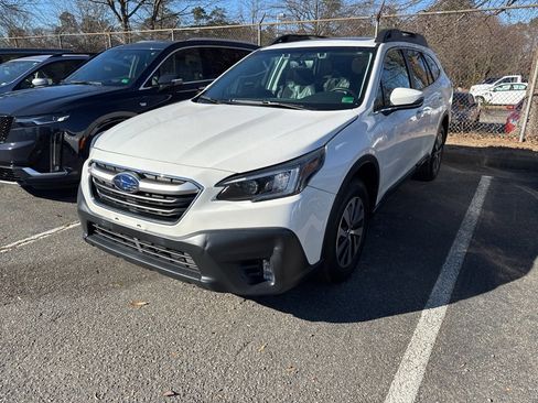Certified 2022 Subaru Outback Premium image 18