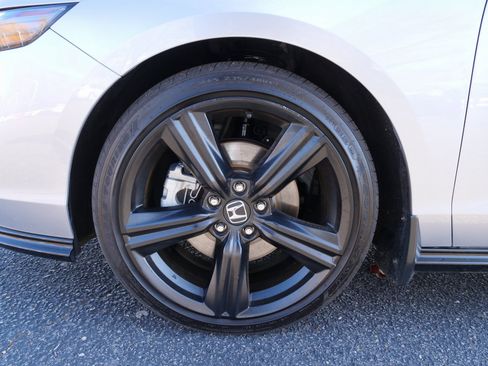 Used 2025 Honda Accord Sport image 12