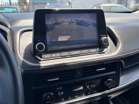 Used 2025 Nissan Rogue SV FWD image 25