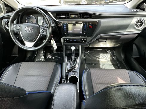 Used 2018 Toyota Corolla SE FWD image 11