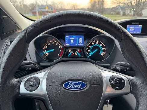 Used 2015 Ford Escape SE image 16