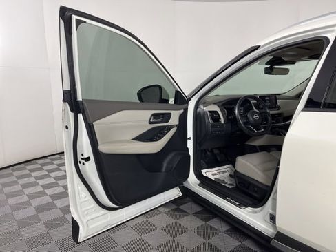 Used 2023 Nissan Rogue SL FWD image 18