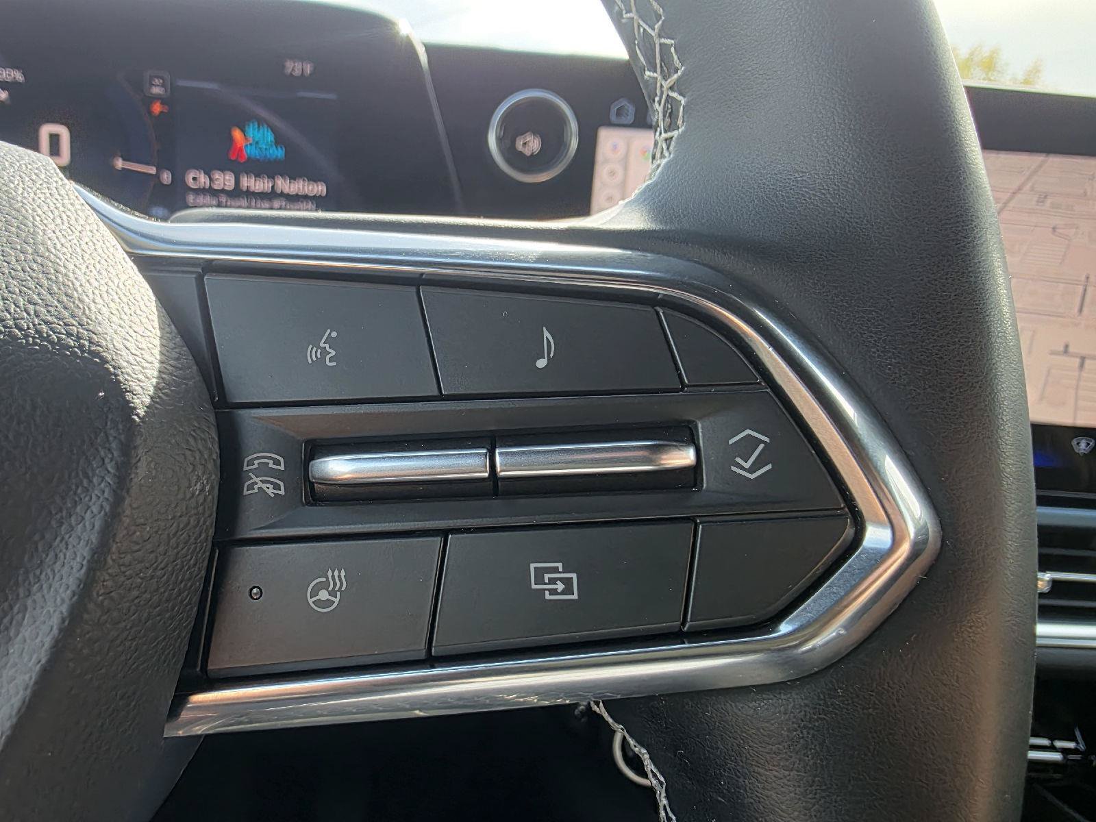 Used 2024 Chevrolet Equinox EV LT AWD/4WD image 17
