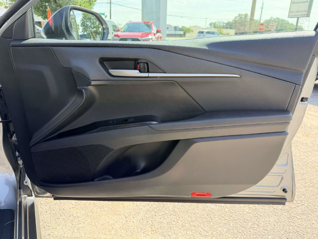 Certified 2025 Toyota Camry SE FWD image 11