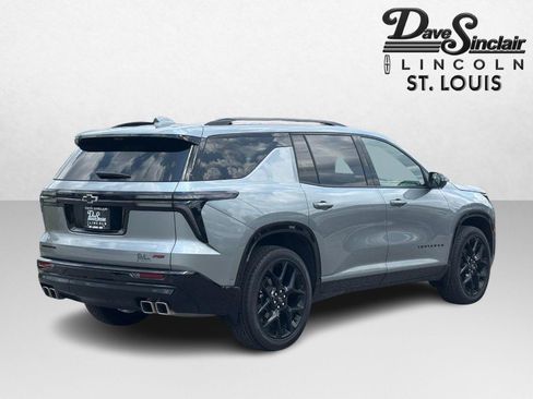 Used 2026 Chevrolet Traverse RS w/ LPO, Floor Liner Package FWD image 3