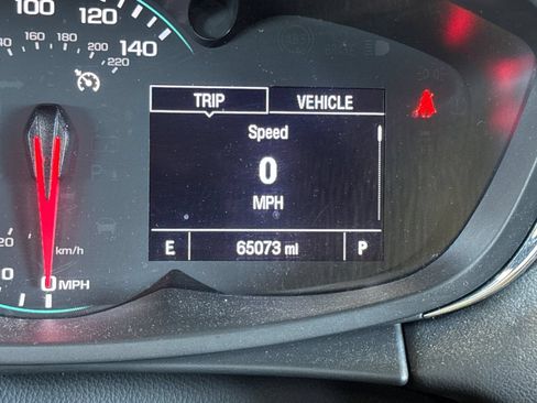 Used 2020 Chevrolet Trax LT w/ LT Convenience Package AWD/4WD image 3
