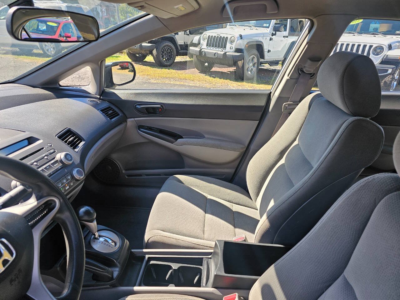 Used 2010 Honda Civic DX-VP image 9