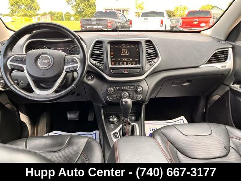 Used 2016 Jeep Cherokee Trailhawk w/ Comfort/Convenience Group AWD/4WD image 12