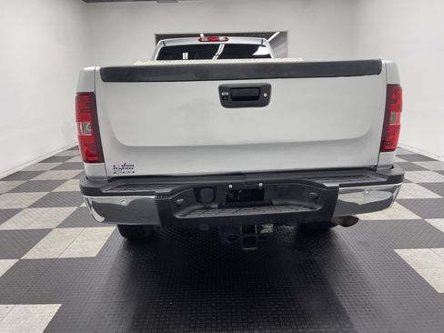 Used 2014 Chevrolet Silverado 2500 LT w/ Interior Plus Package image 3