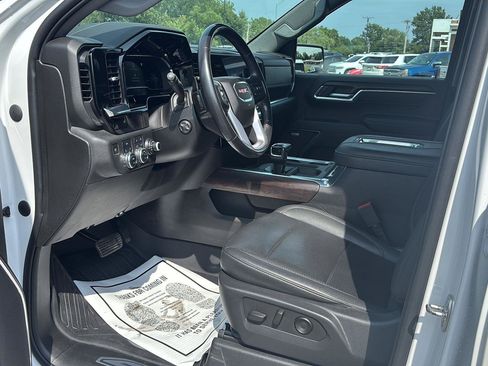 Used 2022 GMC Sierra 1500 SLT w/ SLT Convenience Package AWD/4WD image 16