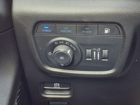 Used 2022 Jeep Grand Cherokee Overland w/ Luxury Tech Group IV image 19