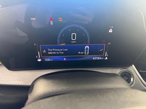 Used 2024 Chevrolet Trax LT FWD image 4