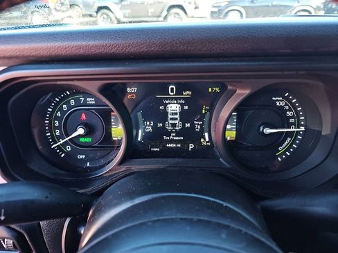 Used 2024 Jeep Wrangler Unlimited AWD/4WD image 11