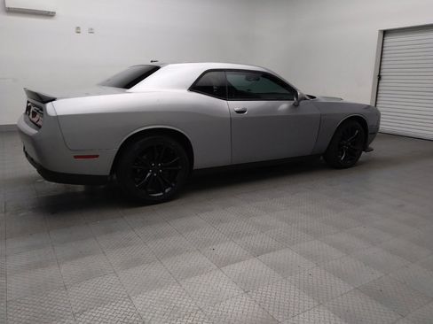 Used 2016 Dodge Challenger SXT w/ Blacktop Package image 10