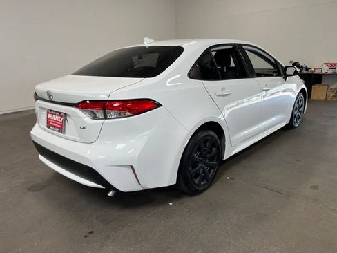 Used 2021 Toyota Corolla LE FWD image 3