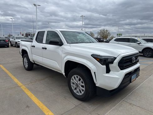 Used 2024 Toyota Tacoma SR w/ SR Upgrade Package RWD image 3