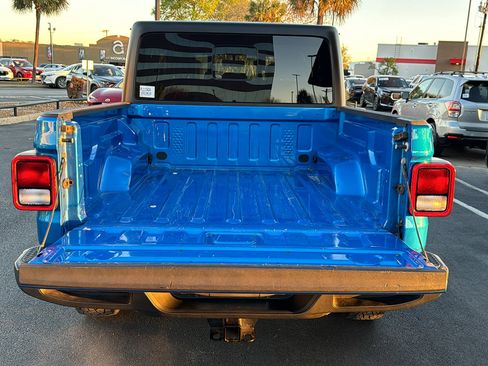 Used 2022 Jeep Gladiator Sport image 19