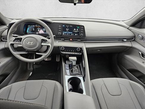 New 2026 Hyundai Elantra SEL Sport FWD image 11