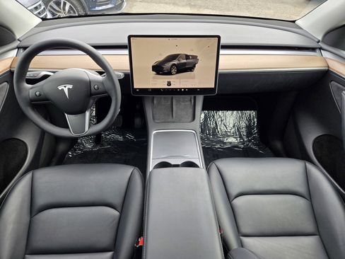 Used 2023 Tesla Model Y Long Range image 14