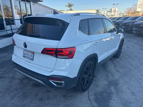 Used 2024 Volkswagen Taos SE image 7