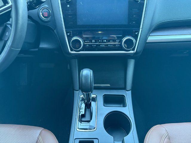 Used 2018 Subaru Outback 3.6R Touring w/ Popular Package #3 AWD/4WD image 11