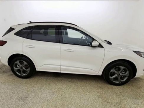 New 2024 Ford Escape ST-Line Select image 9