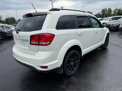 Used 2017 Dodge Journey SXT w/ Blacktop Package FWD image 5