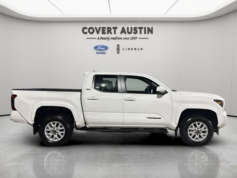 Used 2024 Toyota Tacoma TRD Sport image 6