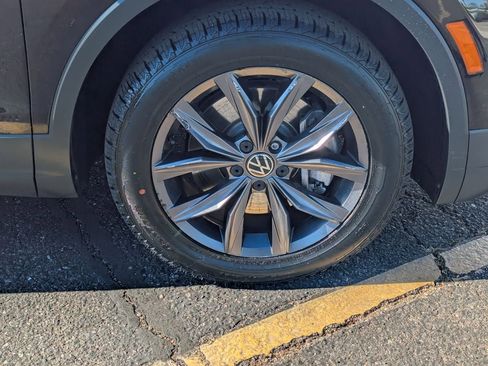 Used 2023 Volkswagen Tiguan SE image 10