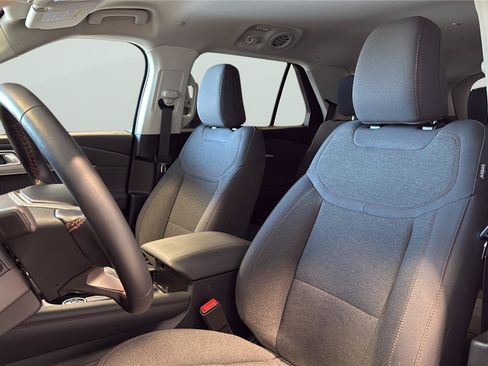 Certified 2025 Ford Explorer Active AWD/4WD image 10