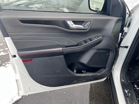 Used 2022 Ford Escape SEL w/ SEL Stealth AWD Package image 18