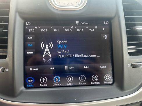 Used 2018 Chrysler 300 Touring L image 14