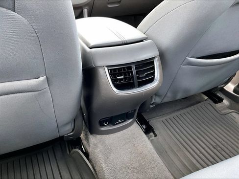 Used 2018 Chevrolet Malibu LT FWD image 34