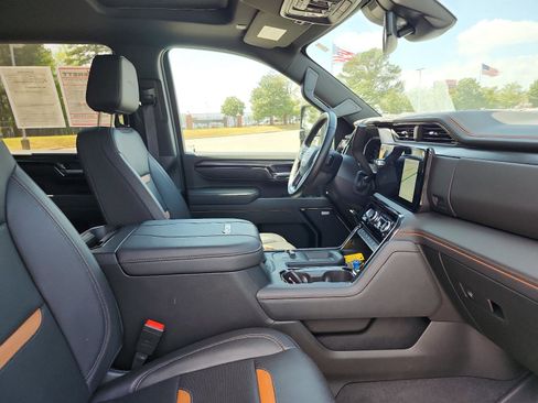 Certified 2025 GMC Sierra 2500 AT4 image 10