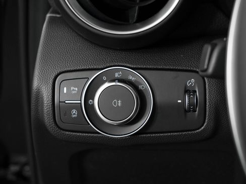 New 2025 Alfa Romeo Giulia w/ Driving Assist Package image 40