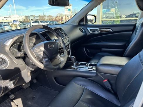 Used 2013 Nissan Pathfinder Platinum image 11