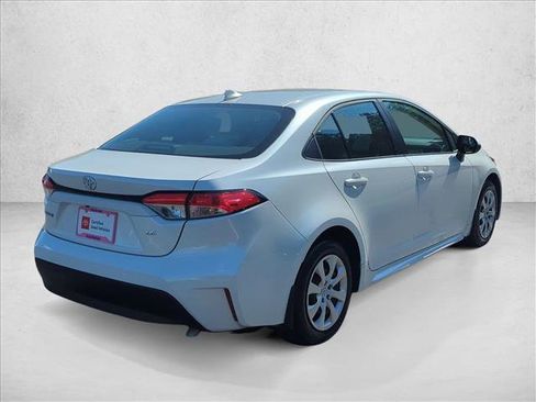 Certified 2025 Toyota Corolla LE FWD image 5