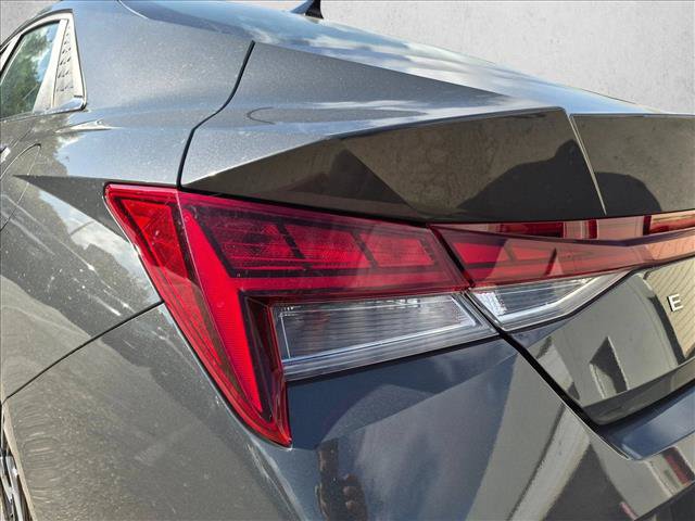 Used 2025 Hyundai Elantra SEL FWD image 30