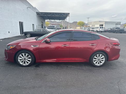 Used 2018 Kia Optima S w/ Panoramic Sunroof Package image 2