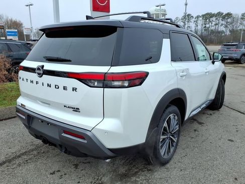 New 2026 Nissan Pathfinder Platinum image 3