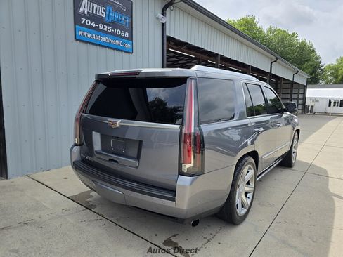 Used 2019 Cadillac Escalade Premium Luxury RWD image 23