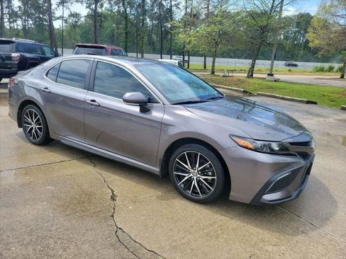 Certified 2024 Toyota Camry SE image 9