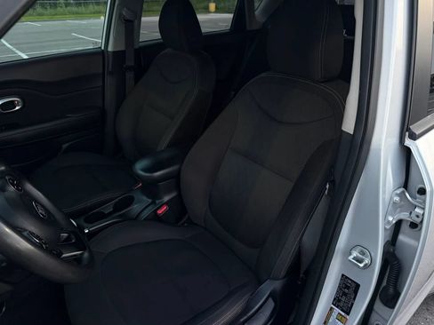 Used 2016 Kia Soul FWD image 12