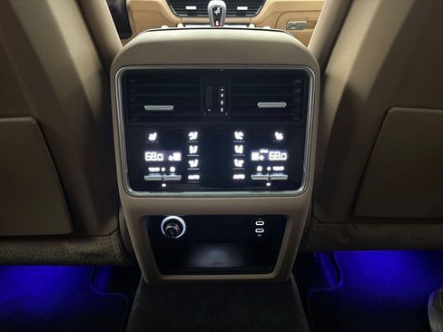 Certified 2022 Porsche Cayenne Platinum Edition AWD/4WD image 14