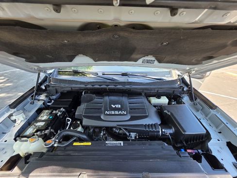 Used 2020 Nissan Titan SV w/ SV Convenience Package image 22