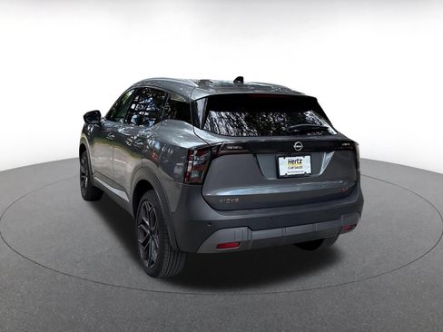 Used 2026 Nissan Kicks SR FWD image 2