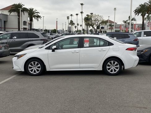Used 2026 Toyota Corolla LE image 2