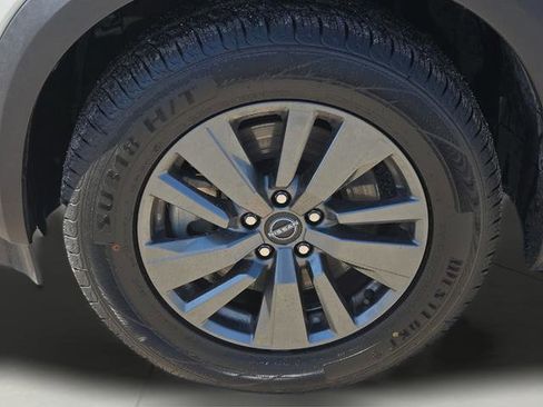 Used 2024 Nissan Pathfinder SV FWD image 17