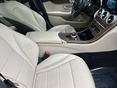 Used 2019 Mercedes-Benz C 300 Sedan image 31