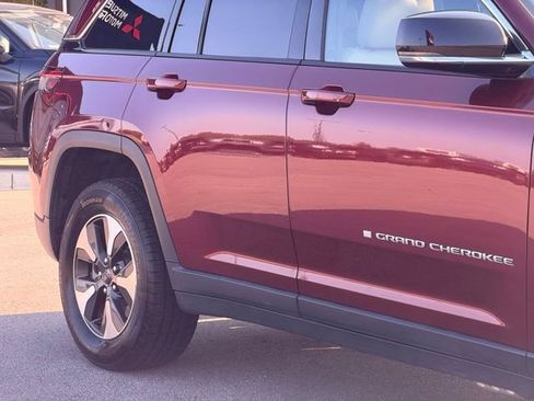 Used 2024 Jeep Grand Cherokee Limited 4xe AWD/4WD image 5